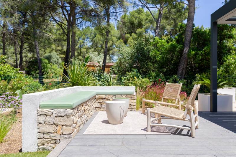 Créer une terrasse en bois autour de votre piscine à La Ciotat.