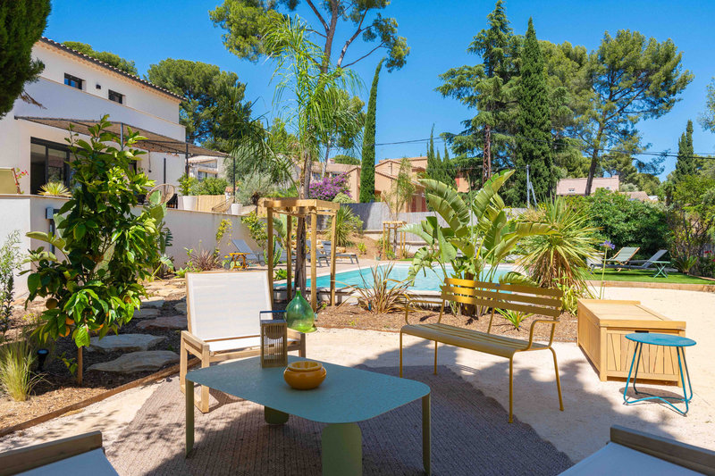 Aménagement Paysager à Aix-En-Provence : 1000 m² de Jardin Provençal Créé par Nos Architectes.
